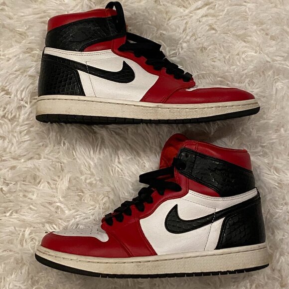 Nike Air Jordan 1 Retro High Satin Snake Chicago (W) – Size 7.5 - Picture 1 of 8